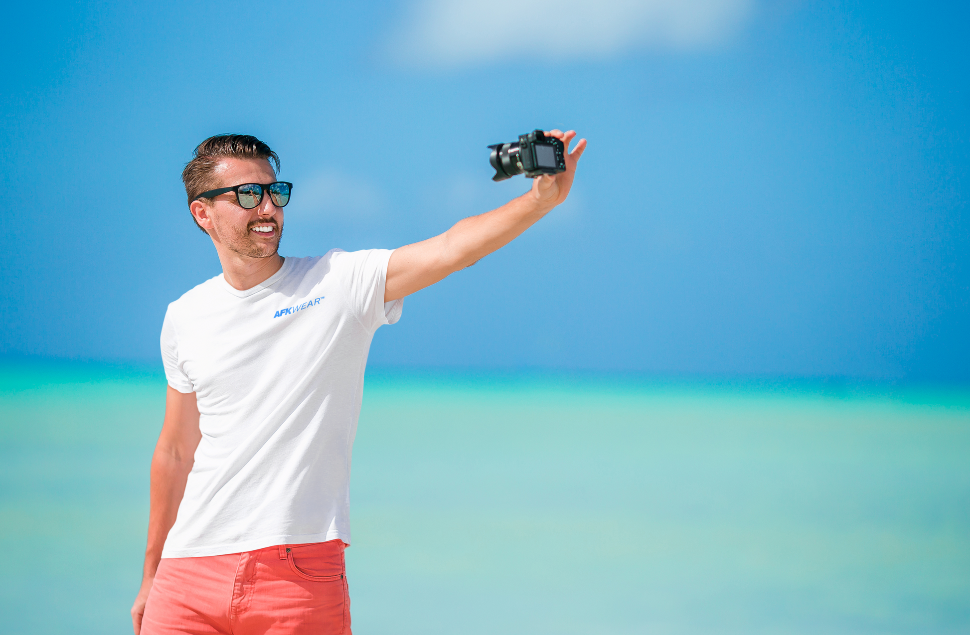 AFK Core "CTRL+ALT+ESC - Escape the Real Life" - Premium Shirt